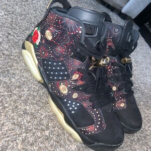 Jordan Kids Shoes Black and Gold Fireworks Design